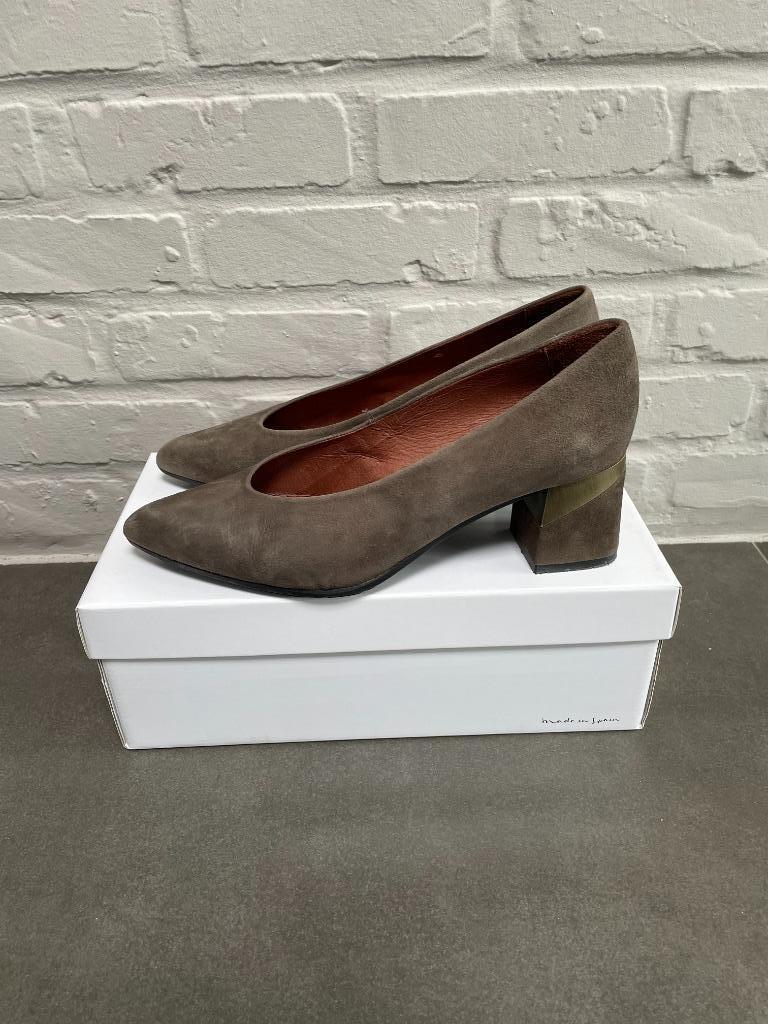 Army groene lage pumps van Hispanitas (39,5), Kleding | Dames, Schoenen, Zo goed als nieuw, Pumps, Groen, Ophalen of Verzenden