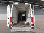 Iveco Daily 35S14 Automaat L3H2 3,5t Trekgewicht Airco Cruis, Auto's, Automaat, Stof, Gebruikt, Euro 6