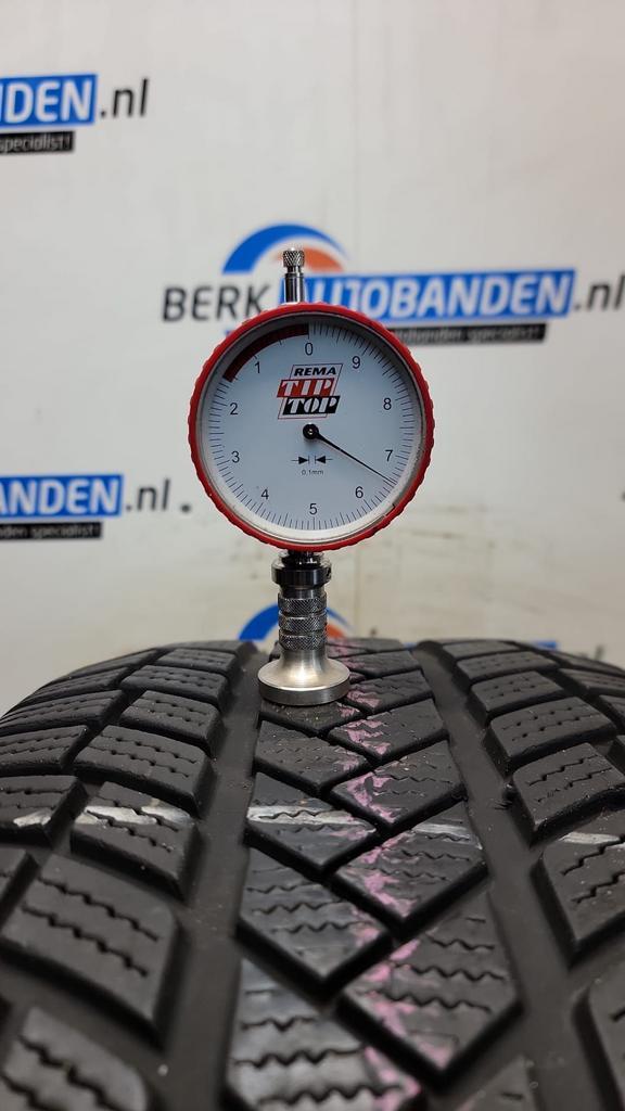 2x Vredestein Wintrac Pro 235/45 R17 97V 235/45/17 2354517 (, Auto-onderdelen, Banden en Velgen, Band(en), Winterbanden, 17 inch