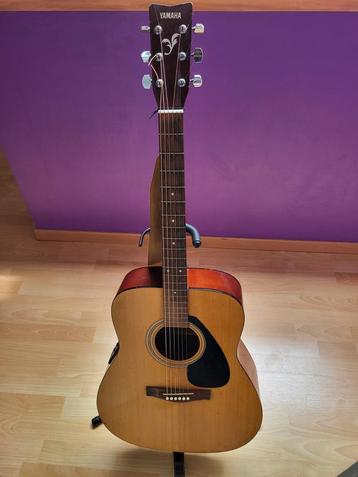 Yamaha FX 310 acoustic-electric guitar 