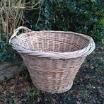 Oude handgevlochten, rieten wasmand. Hoogte : 42 cm, Huis en Inrichting, Ophalen, Gebruikt, Riet, Mand
