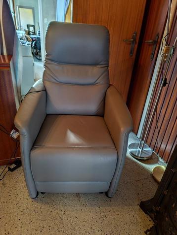 November 2024: nieuwprijs 2.229 euro - Relaxfauteuil beschikbaar voor biedingen