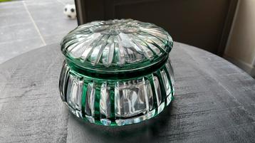 Vintage glazen pot beschikbaar voor biedingen