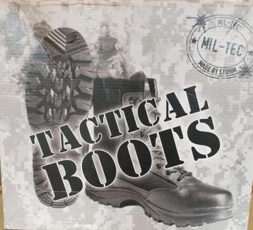 COMBAT SHOES beschikbaar voor biedingen