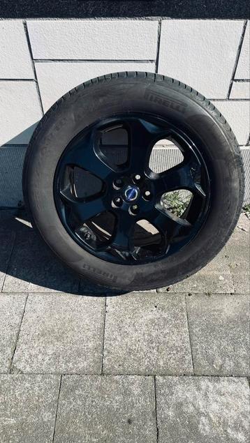Volvo XC60 5 wielen 18inch met goede zomerbanden beschikbaar voor biedingen