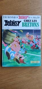 Asterix en Obelix - CHEZ LES BRETONS ( 1966), Boeken, Stripverhalen, Gelezen, Ophalen of Verzenden, Goscinny - Uderzo, Eén stripboek