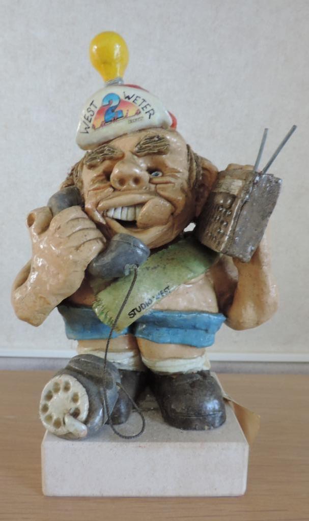 Keramiek beeld (Kasper - Brugge), Verzamelen, Beelden en Beeldjes, Mens, Ophalen