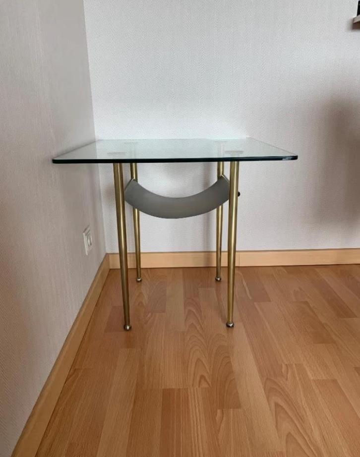 Salontafel bijzettafel in glas en messing, Huis en Inrichting, Tafels | Bijzettafels, Zo goed als nieuw, Vierkant, 45 tot 60 cm