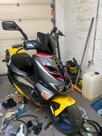 Aprilia sr50 ditech watergekoeld morini, Fietsen en Brommers, Ophalen, Zo goed als nieuw