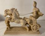 Belle statue d'un gladiateur romain sur une paire de chevaux, Utilisé, Enlèvement ou Envoi