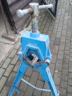 Buizenklem driepikkel, Doe-het-zelf en Bouw, Gereedschap | Zaagmachines, Ophalen