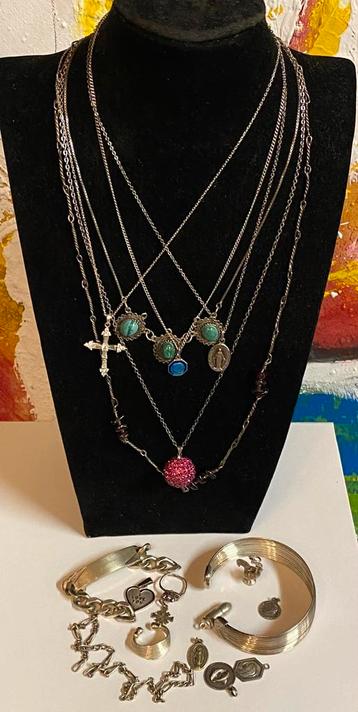 Set zilveren sieraden (925) 23 stuks, prijs: €100 beschikbaar voor biedingen