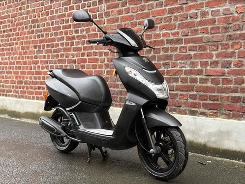 Peugoet Kisbee A Klasse mat zwart, Fietsen en Brommers, Scooters | Peugeot, Zo goed als nieuw, Klasse A (25 km/u), Benzine, Ophalen of Verzenden