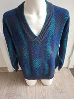 Vintage Trui met Diepe V- Hals in Prachtige Tinten - XL, Blauw, Maat 56/58 (XL), Ophalen of Verzenden, Gedragen