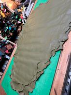 Olijf groen kalfs huiden 1-1.1 mm dikte soepel&glad A-3-5, Hobby en Vrije tijd, Ophalen of Verzenden, Zo goed als nieuw, Groen