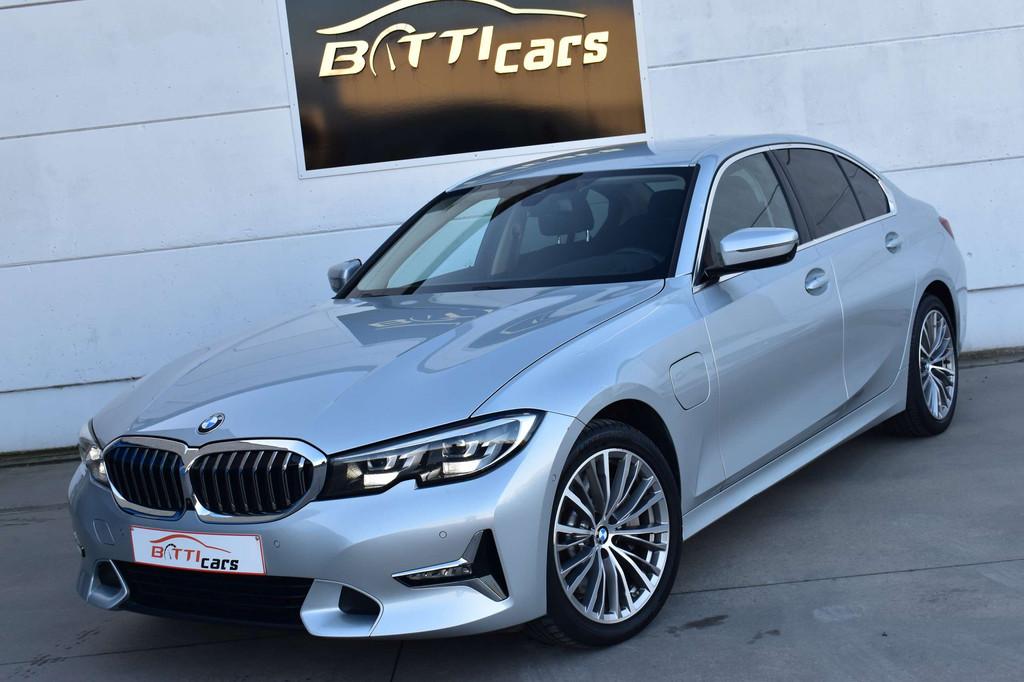 BMW 3 Serie 330 PHEV* Luxury-line* Virt Cockpit* Camera* Key, Cuir, Argent ou Gris, Cruise Control, Noir