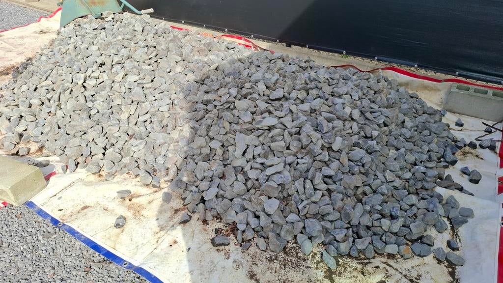 Blauwe basalt stenen, Ophalen, Basalt