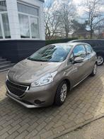 Peugeot 208 X-Line 1.4i Amper 6000km !! 1Jaar Garantie, Auto's, Voorwielaandrijving, Start-stop-systeem, Zilver of Grijs, 3 deurs