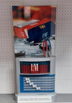 Présentoir publicitaire L&M, Collections, Marques & Objets publicitaires, Enlèvement