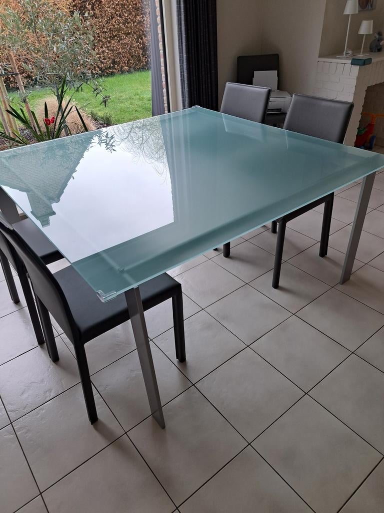 Glazen tafel 145/145. Gratis salontafel 110/110 idem tafel, 100 à 150 cm, Cinq personnes ou plus, Enlèvement, Modern