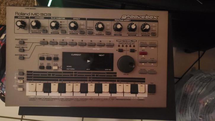 Roland MC-303 Groovebox | Vintage Classic | 100% Werkend, Muziek en Instrumenten, Drumcomputers, Zo goed als nieuw, Roland, Ophalen of Verzenden