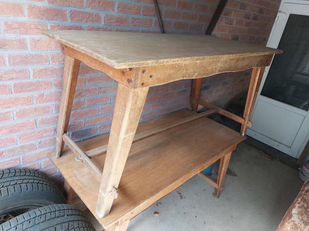 2 bancs et 2 tables en bois, Enlèvement, Utilisé, Bois