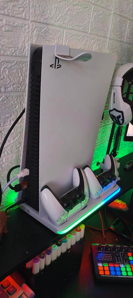 Playstation 5 digital 1T, dockingstation + 2 sony controlers, Enlèvement ou Envoi, Comme neuf, Playstation 5