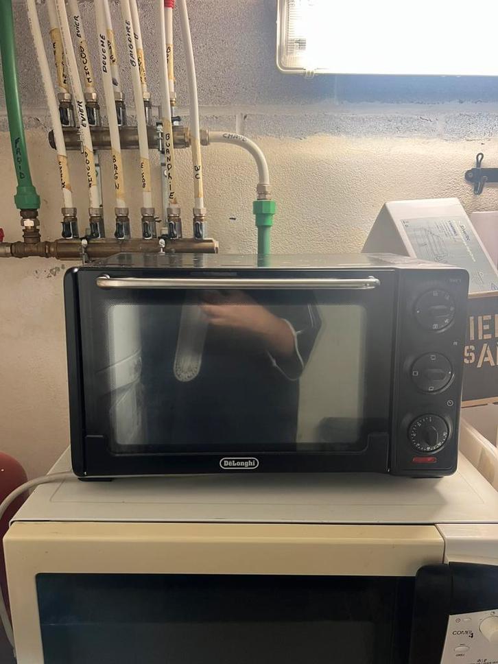 Four posable chaleur tournante 20L – De'Longhi EO20312, Electroménager, Micro-ondes, Comme neuf, À Poser, 45 à 60 cm, Croustillant