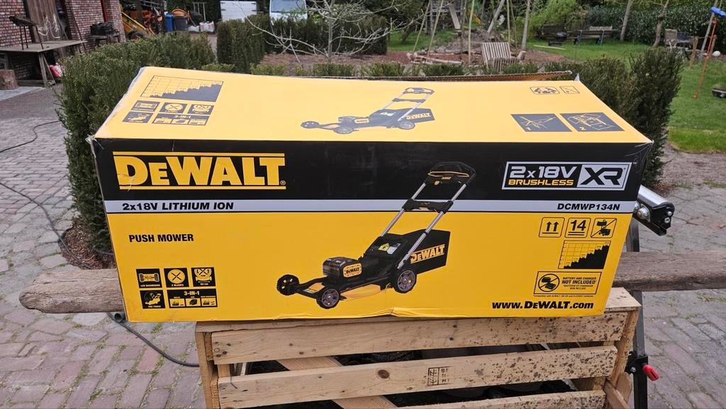 De Walt grasmaaier, Jardin & Terrasse, Tondeuses à gazon, Neuf, Tondeuses à gazon sur batterie, 50 cm ou plus, Tondeuse rotative