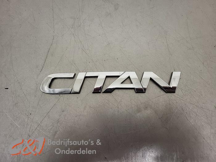 Emblème d'un Mercedes Citan, Autos : Pièces & Accessoires, Carrosserie & Tôlerie, Mercedes-Benz, Utilisé, 3 mois de garantie, Enlèvement ou Envoi