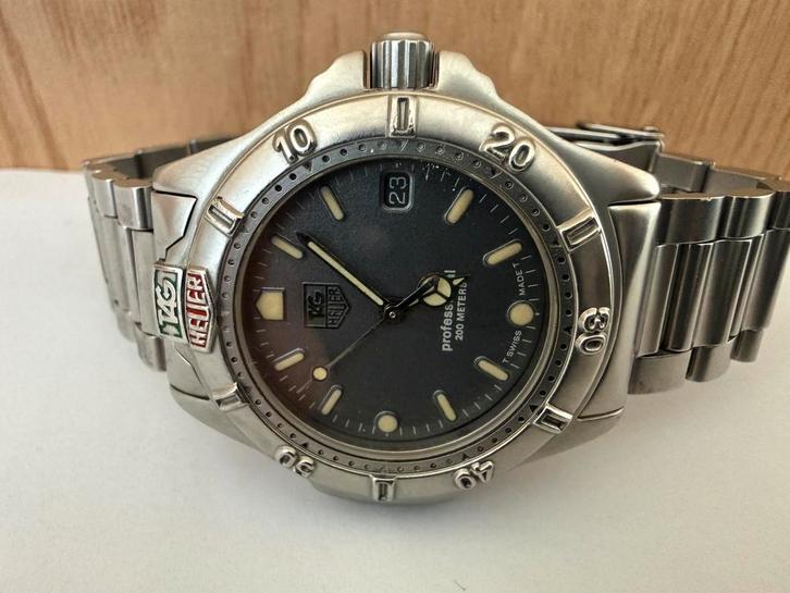 Série Tag Heuer 4000, Bijoux, Sacs & Beauté, Montres | Hommes, Comme neuf, Montre-bracelet, TAG Heuer, Acier, Acier, Enlèvement