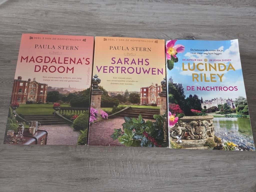 Pakket van 3 boeken Paula Stern en Lucinda Riley, Boeken, Chicklit, Ophalen of Verzenden
