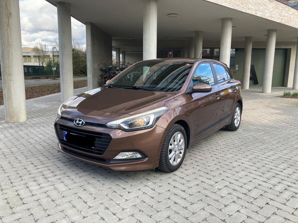 Hyundai i20 2017 – 114.000 km Zeer proper, Direct beschikaar, Achat, Carnet d'entretien, Cruise Control, I20