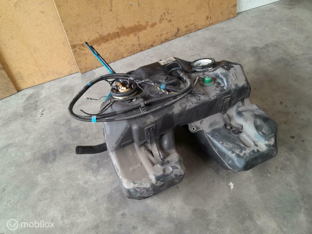 Brandstof tank Range Rover L322 Vogue 3.6 TDV8 Diesel pomp, Land Rover, Ophalen of Verzenden, Gebruikt, Land Rover