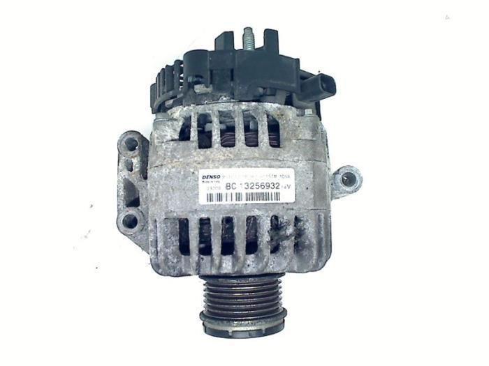 Dynamo d'un Opel Corsa, Autos : Pièces & Accessoires, Moteurs & Accessoires, Opel, Utilisé, 3 mois de garantie, Enlèvement ou Envoi