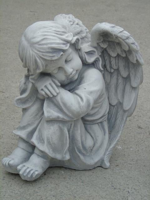 ange assis , une fille en pierre ..., Enlèvement, Neuf