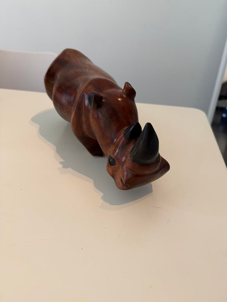 Houten beeld neushoorn, Ophalen, Zo goed als nieuw