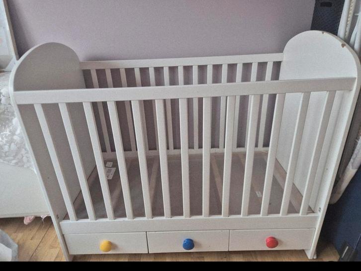 Prachtig Babybed / Kinderbed met 3 laden – Zeer goede staat!, Kinderen en Baby's, Babyparken, Ophalen