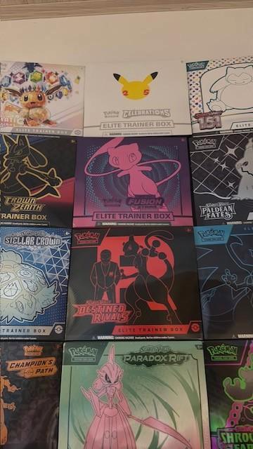 Pokémon Sealed Collection Bundle – ETB, UPCs,– €6900+ waarde, Hobby en Vrije tijd, Verzamelkaartspellen | Pokémon, Nieuw, Boosterbox