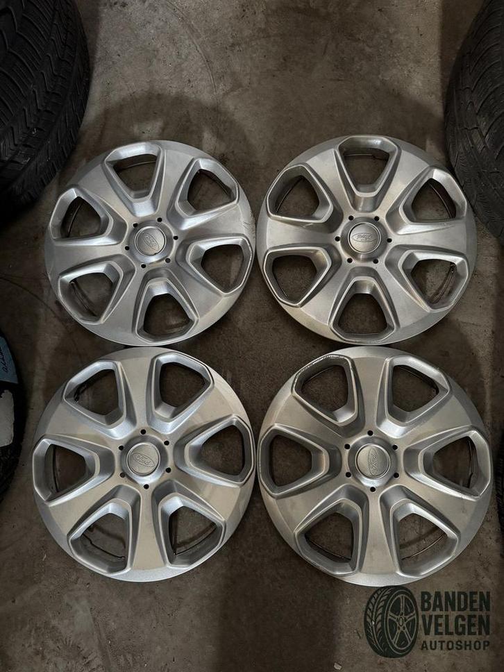 Ford Fiesta Wieldoppen set 15 Inch FDT332 1021 8V21-1130-H, Auto diversen, Wieldoppen, Gebruikt, Ophalen of Verzenden