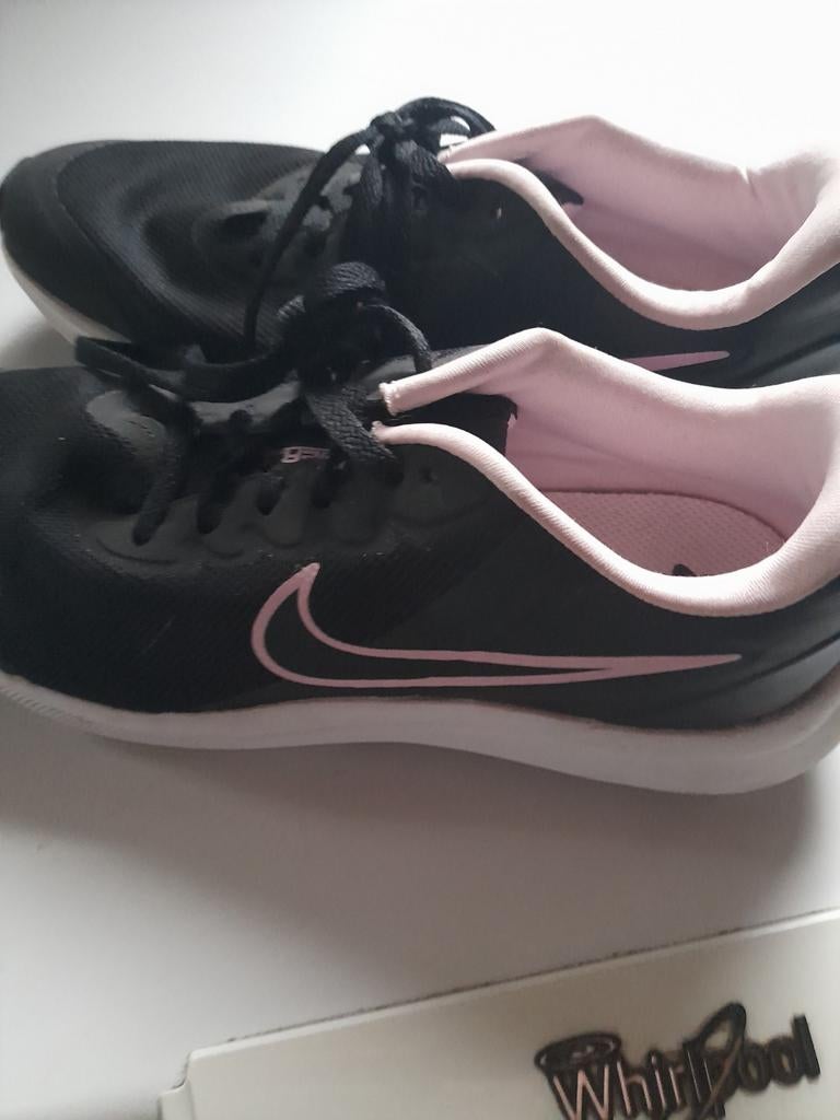 Nike maat 37.5, Sports & Fitness, Course, Jogging & Athlétisme, Enlèvement, Nike