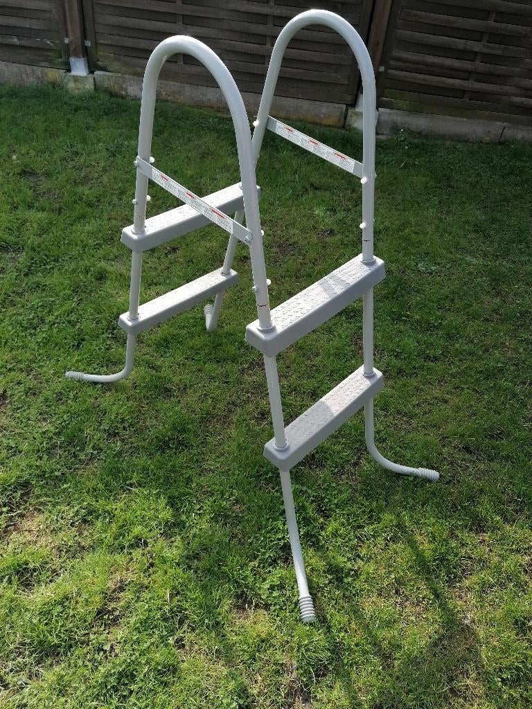 Échelle piscine, Jardin & Terrasse, Enlèvement, Utilisé, Échelle