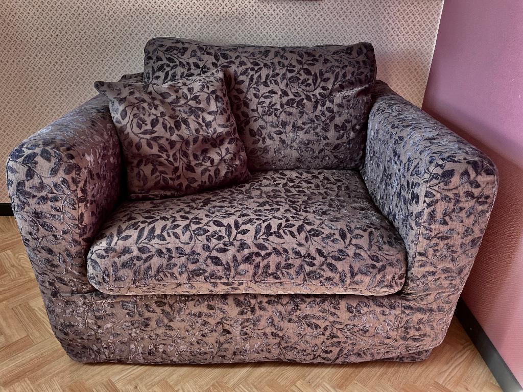 sofa, Banc droit, Une personne, Enlèvement, Utilisé