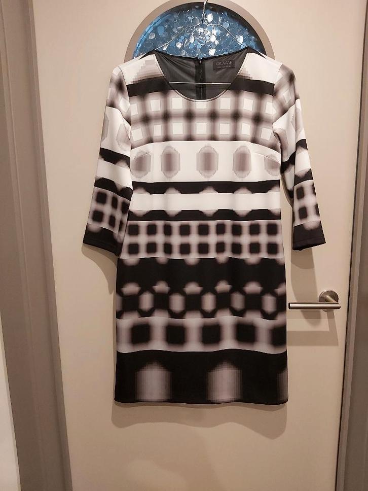 Giovane, jurk mt 40, Belgische mode, Kleding | Dames, Jurken, Zo goed als nieuw, Maat 38/40 (M), Wit, Boven de knie, Ophalen of Verzenden