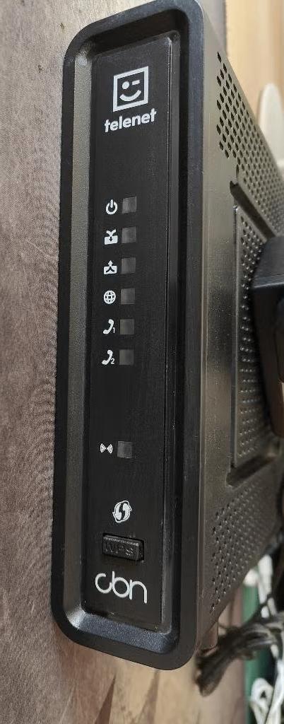 Telenet modem CBN CH6643E (1Gbps). Geen oplader., Computers en Software, Routers en Modems, Ophalen of Verzenden, Gebruikt, Router met modem