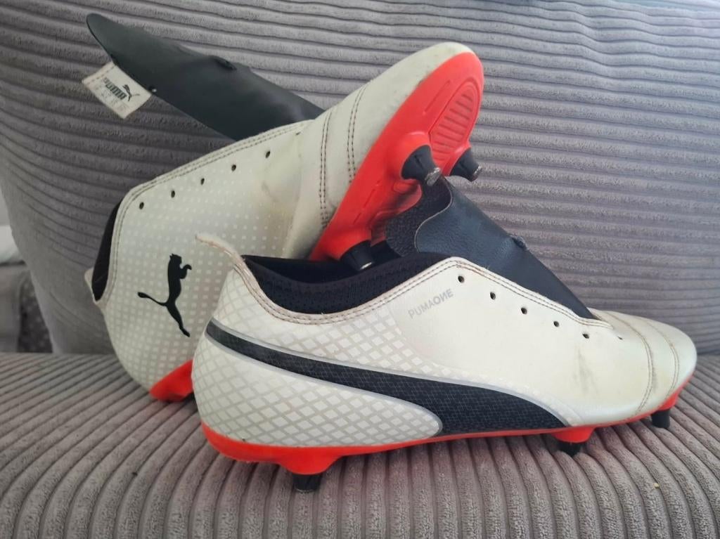 PUMA ONE (44.5), Sports & Fitness, Football, Enlèvement, Comme neuf, Chaussures