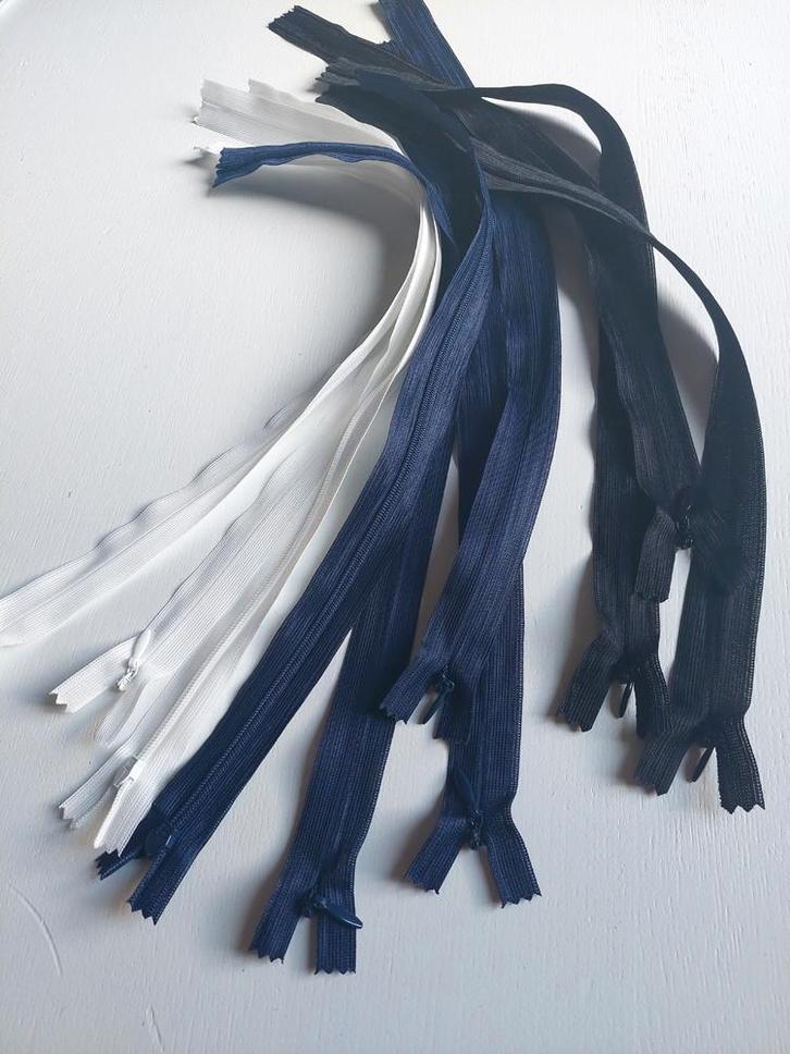 1271) 9 Blinde ritsen 40cm in wit zwart en donkerblauw, Hobby en Vrije tijd, Naaien en Fournituren, Nieuw, Rits of Sluiting, Ophalen of Verzenden