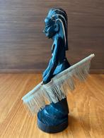 Figurine africaine vintage avec tissu décoratif, Enlèvement ou Envoi
