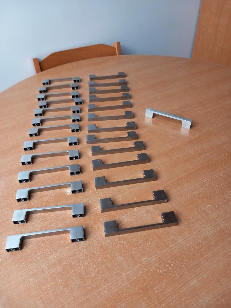 27 poignées de 16cm, Ophalen, Gebruikt