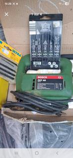 Scie sauteuse marque BOSCH avec 2 boîtes scies, Doe-het-zelf en Bouw, Gereedschap | Schuurmachines, Ophalen of Verzenden